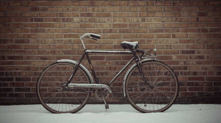vintage-winter-mood-wallpapers-vintage-bicycle-snow-laptop