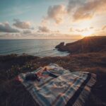 nostalgic-summer-vintage-wallpapers-ocean-cliff-picnic-cover