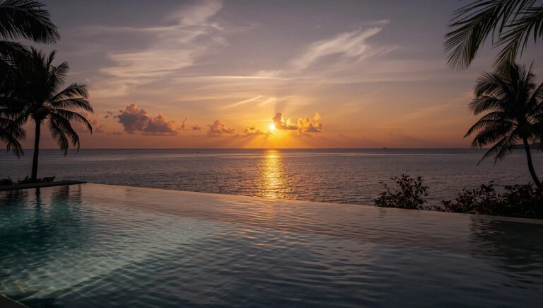 summer-aesthetic-wallpapers-4k-free-download-infinity-pool-ocean-view