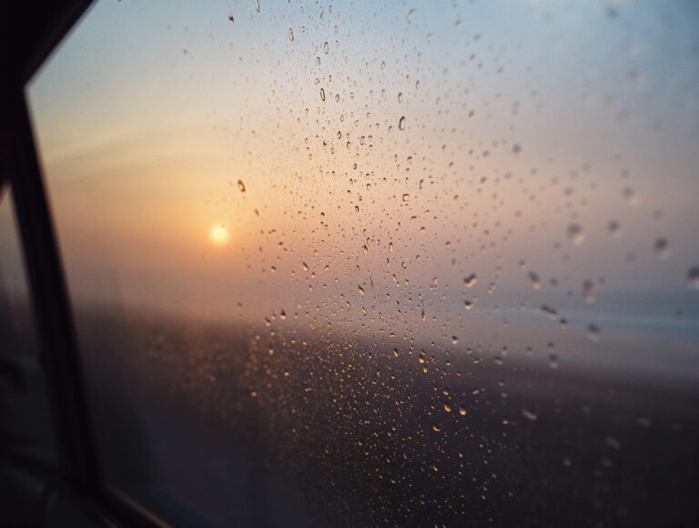 vintage-beach-wallpapers-aesthetic-foggy-car-window-ocean-view-ipad