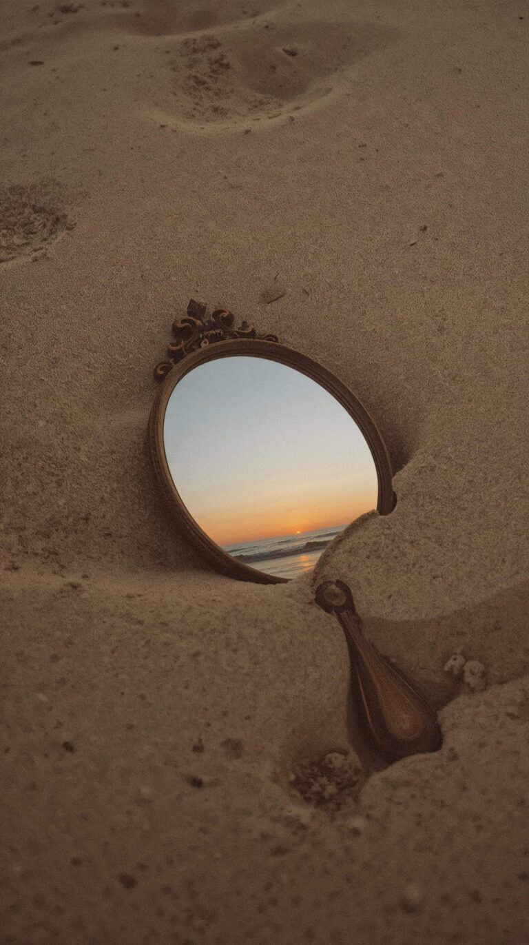 vintage-beach-wallpapers-aesthetic-mirror-reflection-surreal-sunset-phone