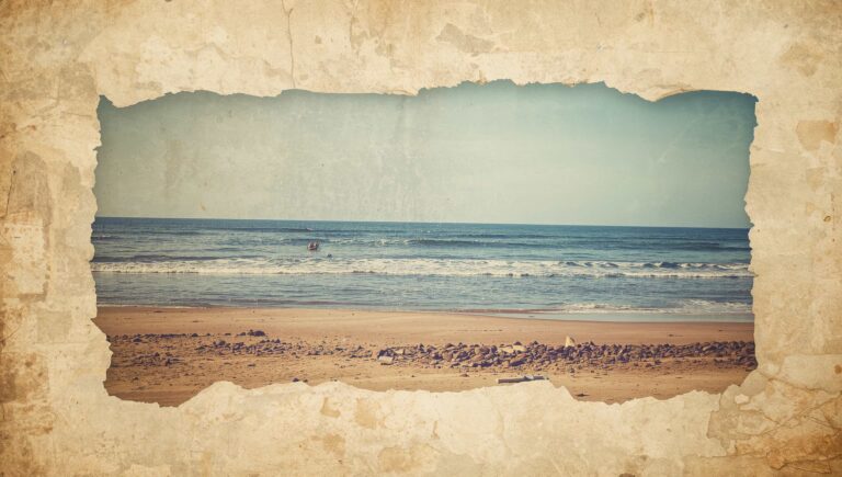 vintage-beach-wallpapers-aesthetic-torn-paper-collage-frame-laptop