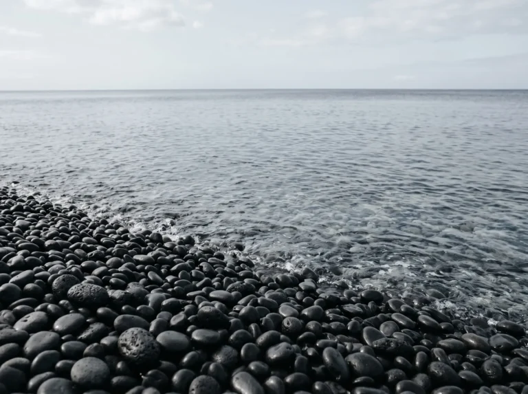 black-beach-wallpapers-aesthetic-ipad-black-pebble-shore