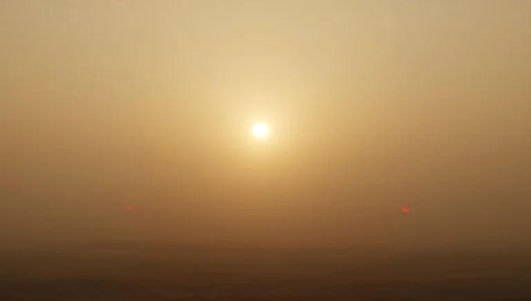 clean-summer-wallpapers-aesthetic-gold-sun-rays-laptop
